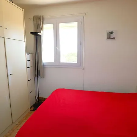 2 Pieces Avec Terrasse, Parking. Plages A 200m - Fr-1-307-195 Le Grau-du-Roi