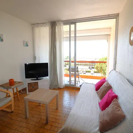 2 Pieces Avec Terrasse, Parking. Plages A 200m - Fr-1-307-195 *